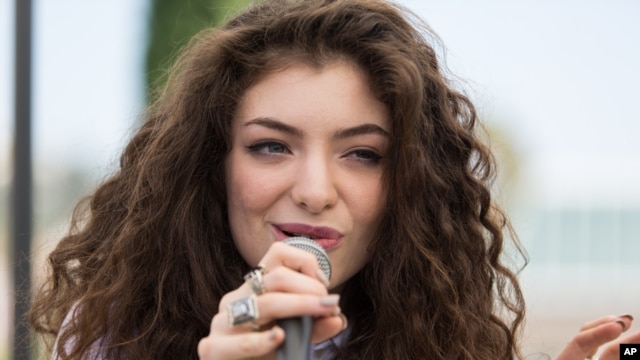 Recording artist Lorde performs an at the Alt 98.7 Penthouse inside the Hollywood Tower on Sept. 25, 2013 in Los Angeles.