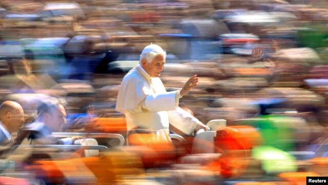 La renuncia de Benedicto XVI al máximo cargo de la Iglesia Católica tiene diversas reacciones a nivel mundial.