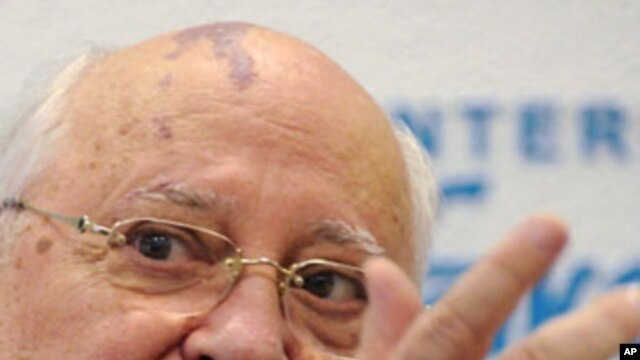 Soviet ex-president Mikhail Gorbachev speaks during his press conference in Moscow on August 17, 2011