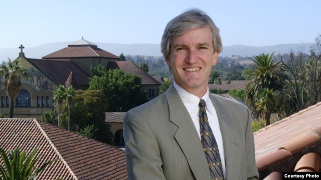 Giám đốc Chương trình Luật Quốc tế và Đối chiếu của Trường Luật Đại học Stanford (Hoa Kỳ), Giáo sư Allen Weiner