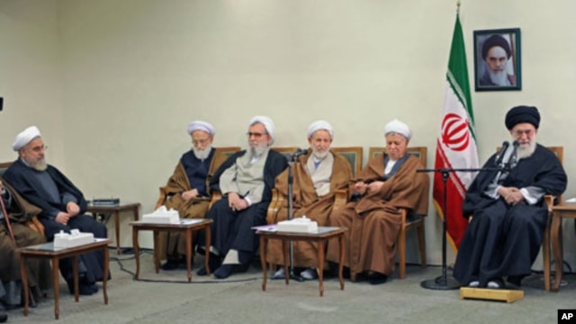  Iran's Supreme Leader Ayatollah Ali Khamenei (R) meets with members of the Assembly of Experts in Tehran, Iran, March 8, 2012.