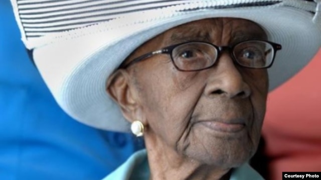 Mamie Rearden lahir pada tanggal 7 September 1898 di Edgefield, South Carolina meninggal pada usia 114 tahun. 