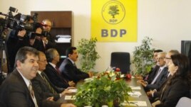 Şandeya YNK'ê li Parlemana Tirkîyê serdana BDP'ê dike