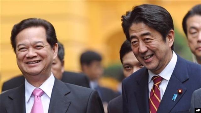 Thủ tướng Nhật, ông Shinzo Abe đã dừng chân tại Việt Nam trong chuyến công du 3 quốc gia Đông Nam Á hồi tháng Giêng.