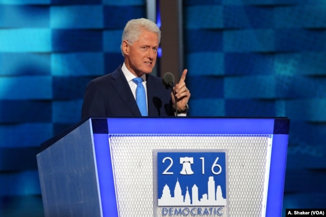 President Bill Clinton brought delegates to their feet with an impassioned appeal on behalf of his wife on the second night of the Democratic National Convention in Philadelphia, July 26, 2016 (A. Shaker/VOA)