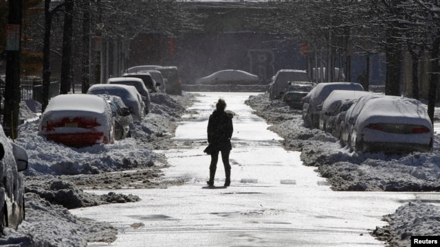 La tormenta podría igualar o superar a la que en 1978 sepultó bajo más de dos pies de nieve a la ciudad de Boston.