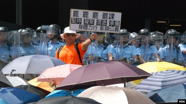 香港本土派人士认为，雨伞运动后警民关系恶化是旺角冲突的原因之一( 美国之音汤惠芸)。