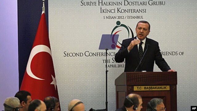 Thủ tướng Thổ Nhĩ Kỳ Recep Tayyip Erdogan phát biểu tại Hội nghị "Những người bạn của Syria" ở Istanbul, ngày 1/4/2012