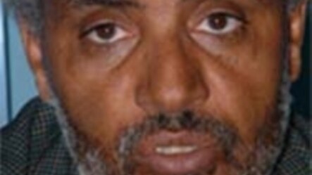 በየነ ጴጥሮስ - ፕሮፌሰር /የመድረክ ሊቀመንበር/