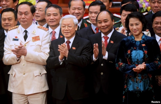 Dàn 'Tứ trụ' mới ngoài ông Trọng và ông Quang (trái), hai vị trí thuộc 'tứ trụ' khác được đề cử là ông Nguyễn Xuân Phúc làm thủ tướng và bà Nguyễn Thị Kim Ngân làm chủ tịch quốc hội.