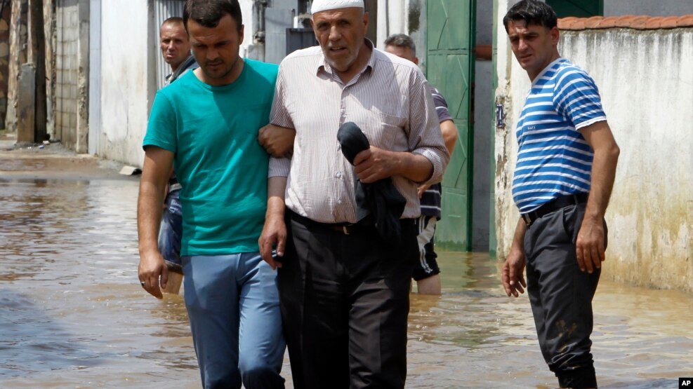 Maqedoni, përmbytjet shkaktojnë viktima të shumta dhe dëme