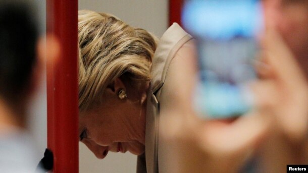 Bà Clinton bỏ phiếu ở New York hôm 8/11.