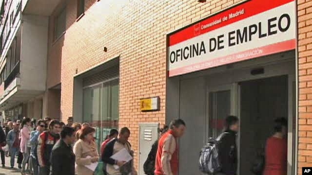 Unemployment line in Spain