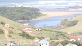 Part of Nqileni village at the mouth of the Bulungula River in South Africa’s Eastern Cape province (D. Taylor/VOA)