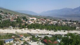 Gjirokastër, plagosen dy fëmijë nga plumbat qorr