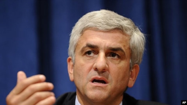 French Defense Minister Herve Morin (Sep 2010 file photo)