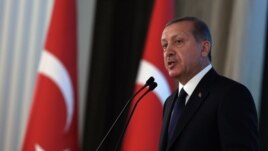Turqia nuk do të armatosë kurdët në Kobani