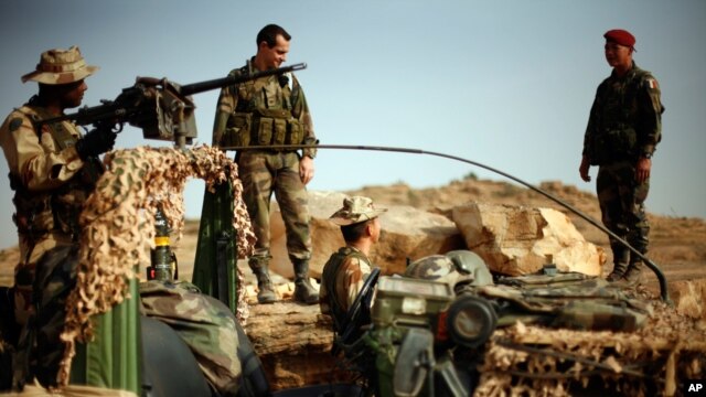 Leşkerên Fransî li Malî.