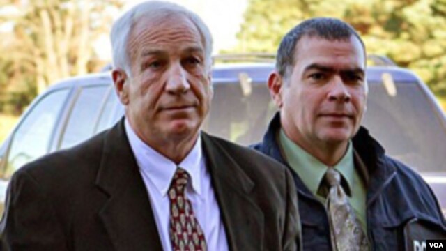 El encubrimiento de las autoridades de Penn State habría permitido a Sandusky seguir atrayendo víctimas.