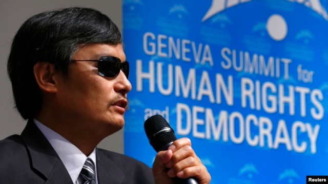 Nhà bất đồng chính kiến khiếm thị Trần Quang Thành phát biểu tại Hội nghị Thượng đỉnh về Nhân quyền và Dân chủ lần thứ 6 ở Geneve, 25/2/14