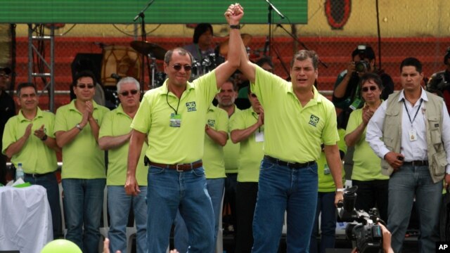 El presidente de Ecuador, Rafael Correa junto a su compañero de plancha, Jorge Glas exministro de coordinación estratégica presentan oficialmente su candidatura a la reelección.