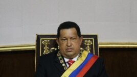 Defen Predizan Venezuela a, Hugo Chavez, pandan yon seyans espesyal Asanble Nasyonal venezuelyen an nan okazyon komemorasyon endepandans peyi li, 5 jiyè 2012. (foto achiv)