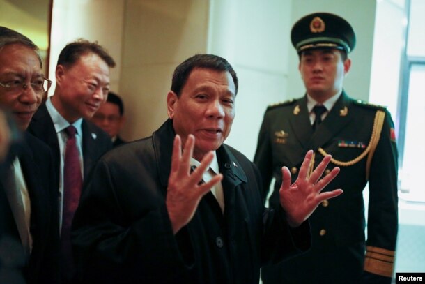 菲律宾总统罗德里戈·杜特尔特(Rodrigo Duterte)到达北京(2016年10月18日)