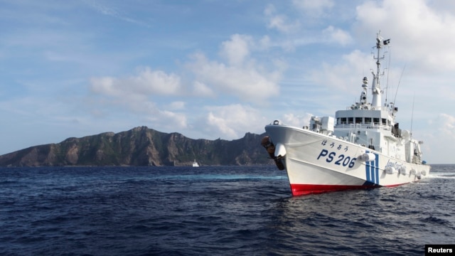 Một tàu tuần duyên của Nhật Bản gần quần đảo tranh chấp với Trung Quốc ở biển Hoa Đông.