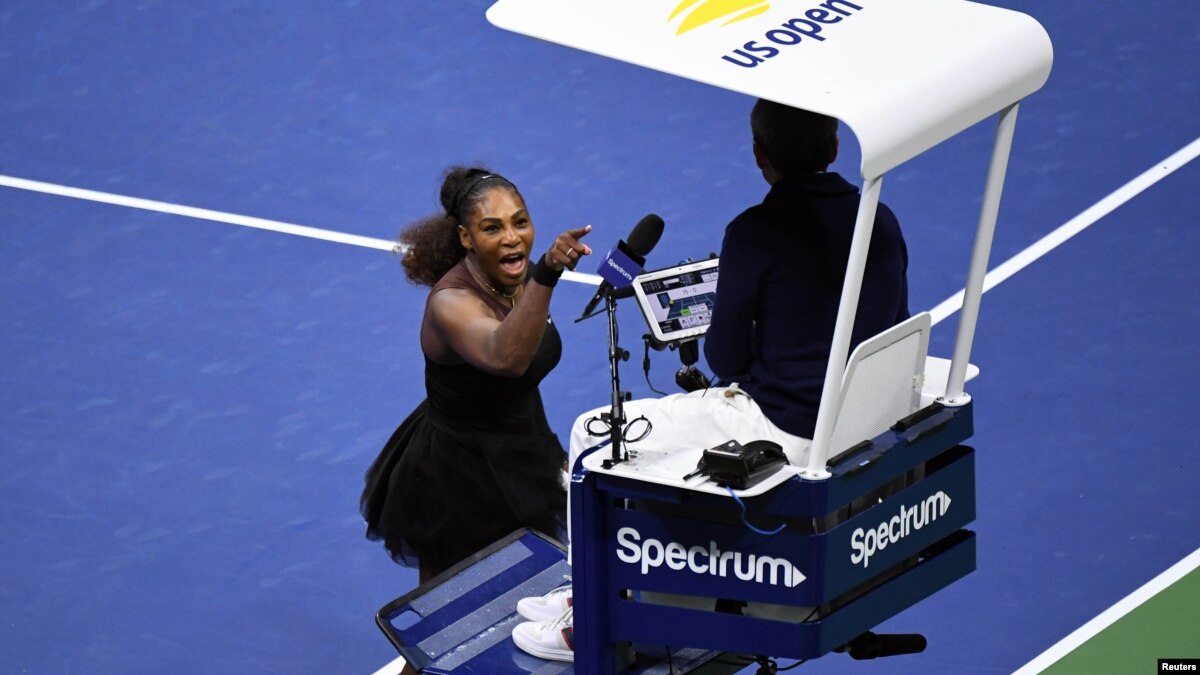 Serena Williams multada por insultar al árbitro en Abierto de EE.UU.