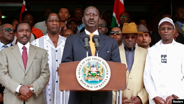 Waziri mkuu anayeondoka Raila Odinga akiwahutubia wafuasi wake Nairobi, Machi 16, 2013. 