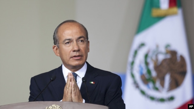 El expresidente Felipe Calderón ya está en el proceso de establecer su residencia en Estados Unidos.