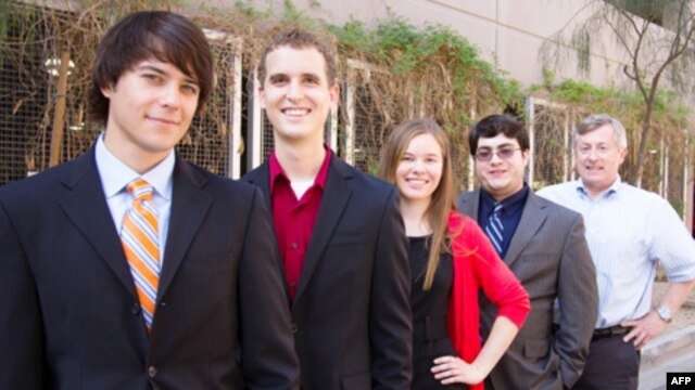 FlashFood team members, from left, Jake Irvin, Eric Lehnhardt, Katelyn Keberle, Steven Hernandez, and faculty adviser Richard Filley. 