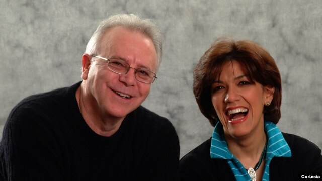 Rob Barron, director, y Maria Isabel Murillo, compositora, de "La más grande historia jamás cantada".