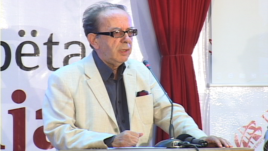Kosovo, Ismail Kadare