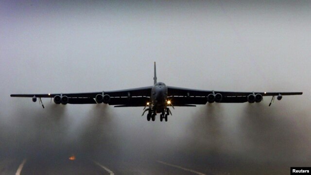 Máy bay ném bom B-52 của không lực Hoa Kỳ. 