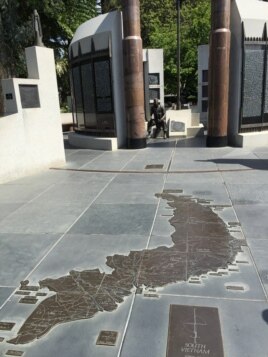 Đài tưởng niệm chiến binh Mỹ hy sinh trong cuộc chiến tại Việt Nam (ảnh Bùi Văn Phú)