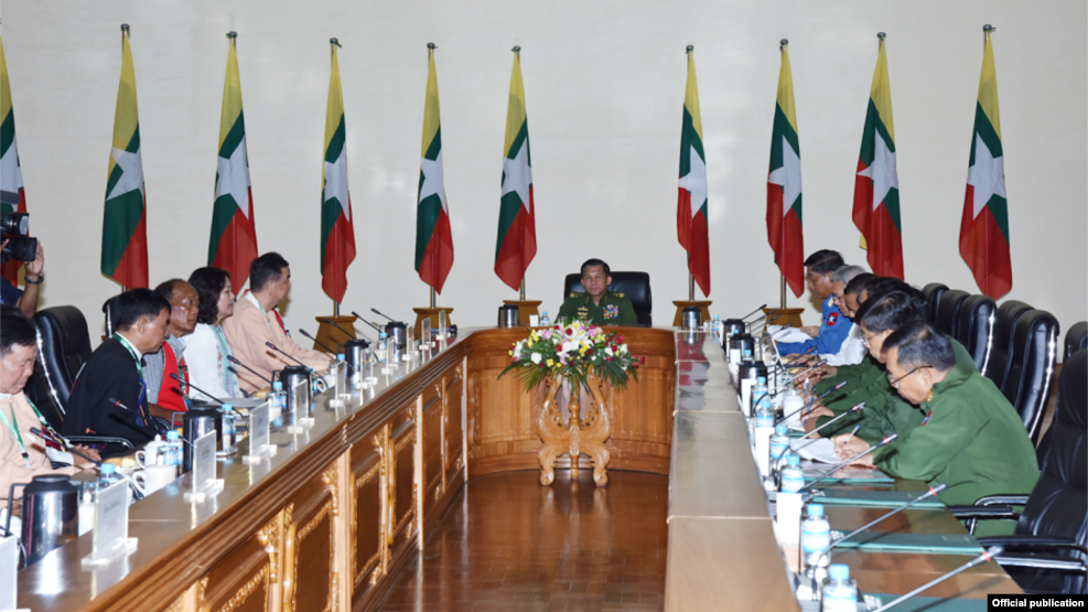 ဝ နဲ႔ မိုင္းလား တုိ႔ တပ္မေတာ္ကာကြယ္ေရးဦးစီးခ်ဳပ္ နဲ႔ ေတြ႔ဆံု။ သတင္းဓာတ္ပံု-Senior General Min Aung Hlaing