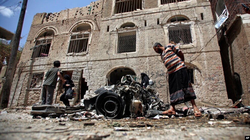 La filial de Al Qaeda en Yemen gobernó Mukalla durante un año hasta que los insurgentes abandonaron la ciudad en abril. 