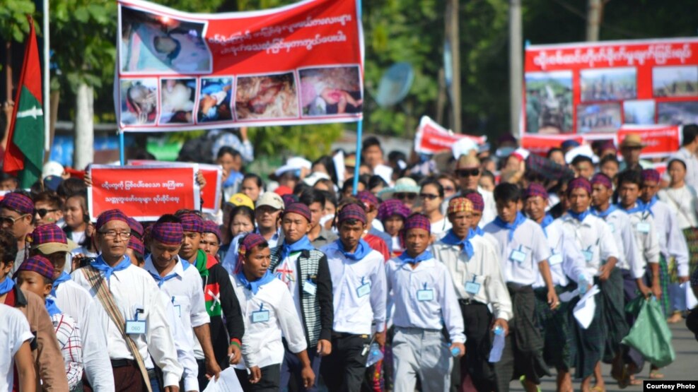 စစ္ရပ္စဲေရး ျမစ္ႀကီးနားဆႏၵျပပဲြ ေသာင္းနဲ႔ခ်ီ တတ္ေရာက္( Hkun Awng Nlam)