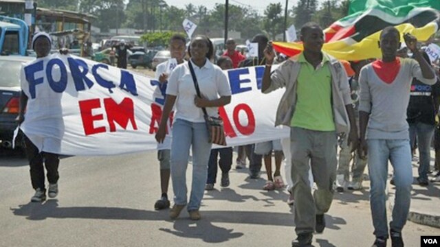Marcha do Dia da Paz em Moçambique 4 de Outubro (Foto SAPO)