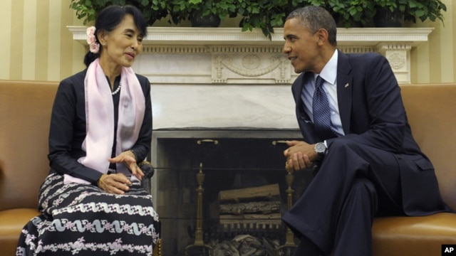 El presidente Barack Obama recibió en privado a Suu Kyi en la Casa Blanca.