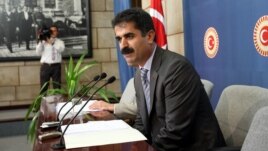 Parlamanterê Dersîmê yê Partîya Gel ya Komarî (CHP) Huseyîn Aygun