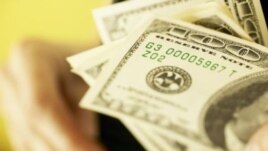 AQSh dollari kimning cho'ntagiga ketmoqda, deya so'raydi kongressmenlar (Suratni kattalashtirish mumkin)
