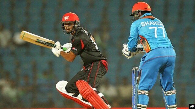 شهزاد محمدی حین گرفتن توپ در عقب وکت ها