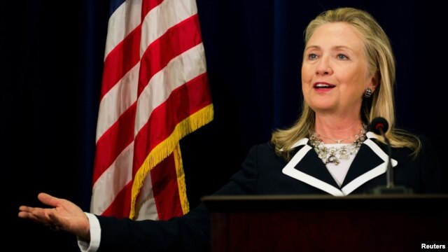 Ngoại trưởng Clinton Clinton thúc giục Bắc Kinh và các nước Đông Nam Á nhanh chóng phát triển và thi hành một bộ quy tắc ứng xử Biển Đông