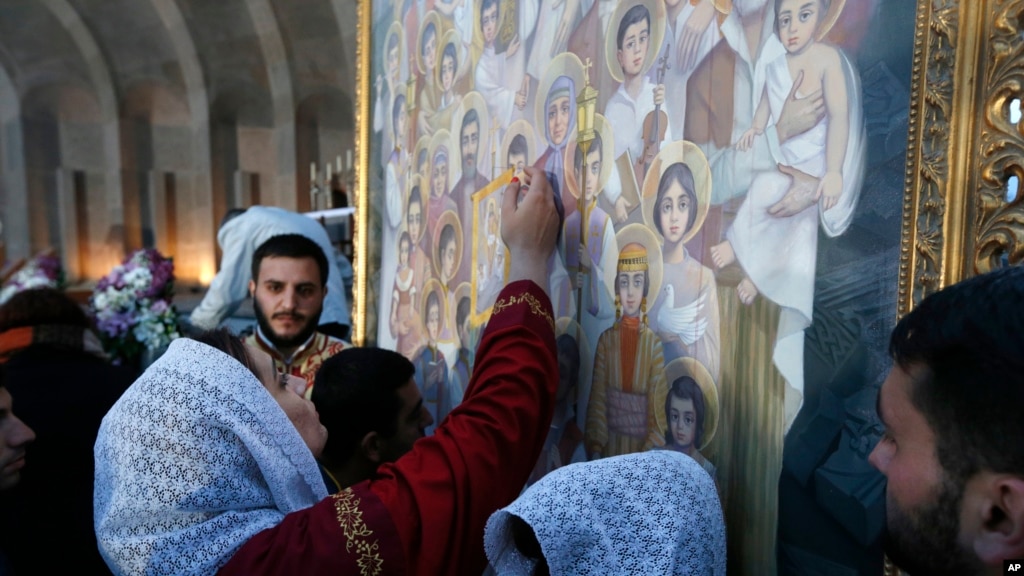 Armenian Service Remembers Massacre Victims