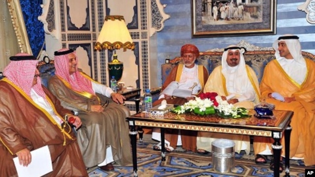 Bahrain's FM Sheikh Khaled bin Ahmed al-Khalifa, Saudi Arabia's FM Prince Saud al-Faisal, Oman's FM Youssef bin Alawi bin Abdullah, Kuwaiti FM Sheikh Mohammad Sabah al-Salem al-Sabah and United Arab Emirates' FM Sheikh Abdullah bin Zayed al-Nahyanat talk 