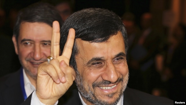El presidente de Irán,, Mahmoud Ahmadinejad, afirmó hace poco que ningún país tiene reservas nucleares para armamento.