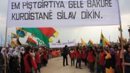 Kurdên binxetê alîkarîya ku ji Tirkîyê tên bi dilgermî pêşwazî dikin
