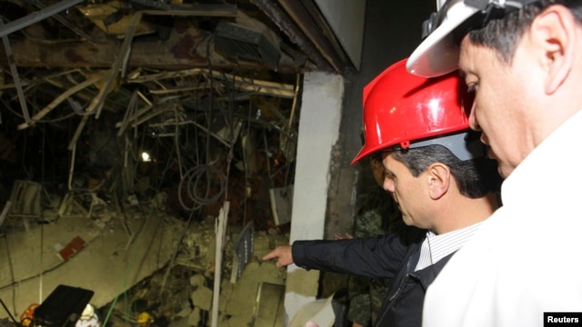 El fiscal explicó que la mayoría de las muertes se produjeron al desplomarse las estructuras superiores del edificio como resultado de la explosión en el sótano.